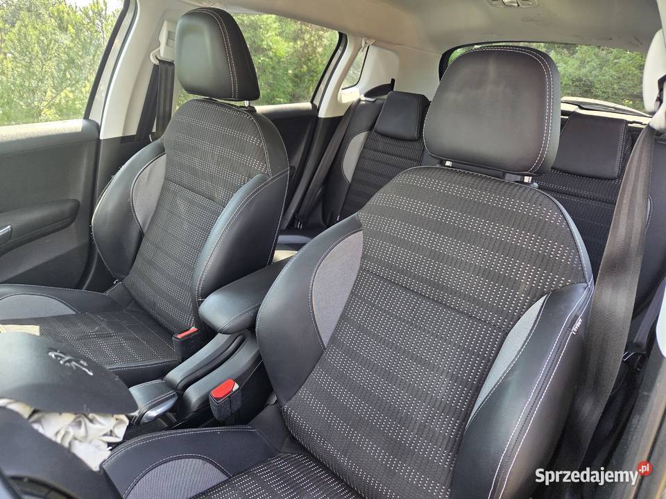 Peugeot 2008 uszkodzony Widełka