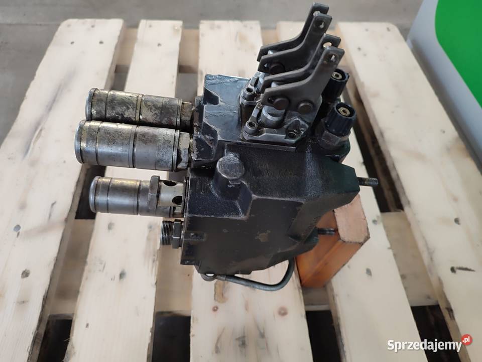 Rozdzielacz hydrauliczny gniazda DEUTZ FAHR Wilkowo sprzedam