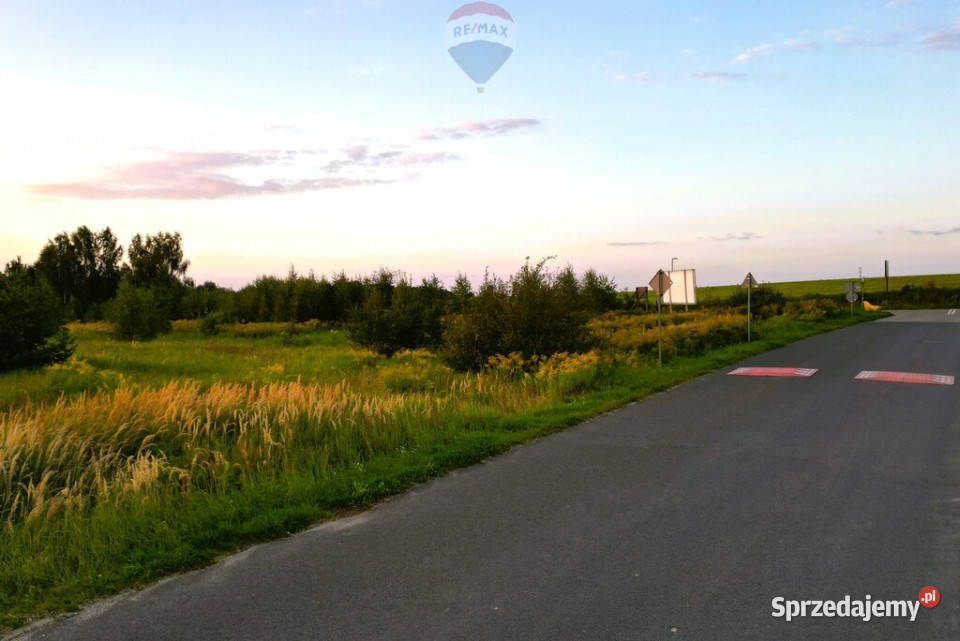 Teren pod zabudowę jednorodzinną z usługami