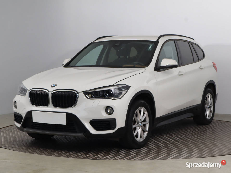BMW X1 sDrive18i światła przeciwmgielne Bielany Wrocławskie