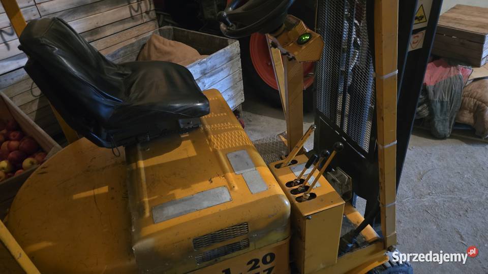 Wózek widłowy Suchedniów ww 12 EZ sprzedam