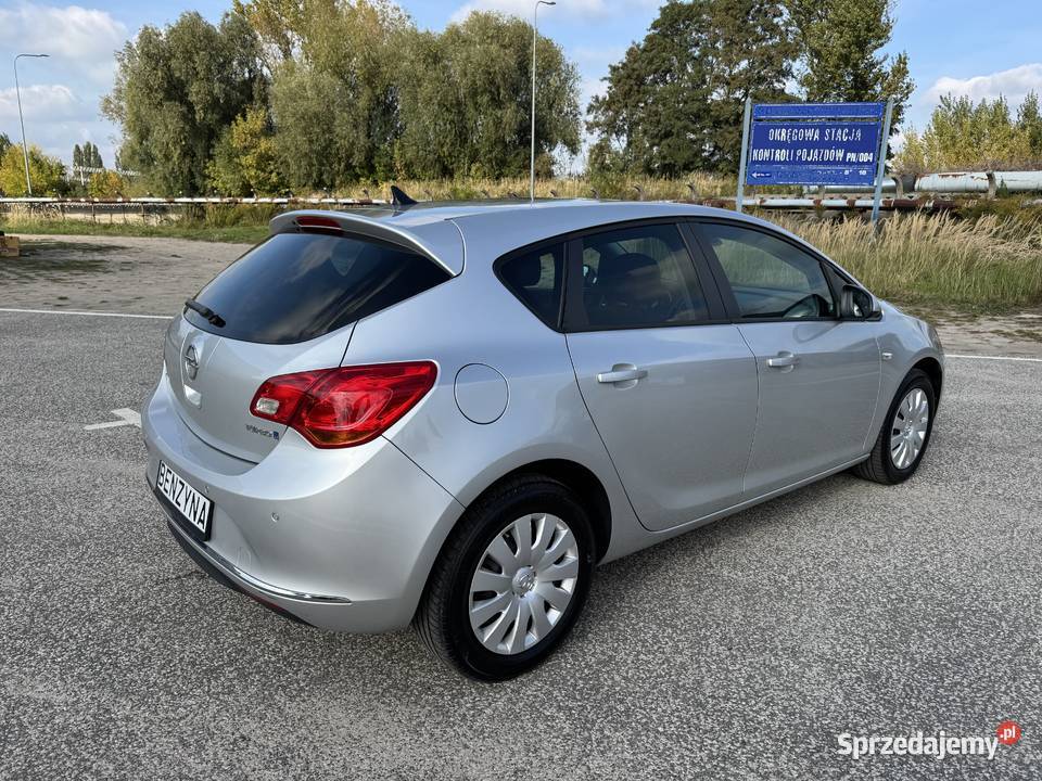 Opel Astra 14 BENZYNA Klimatronik Nawigacja Konin