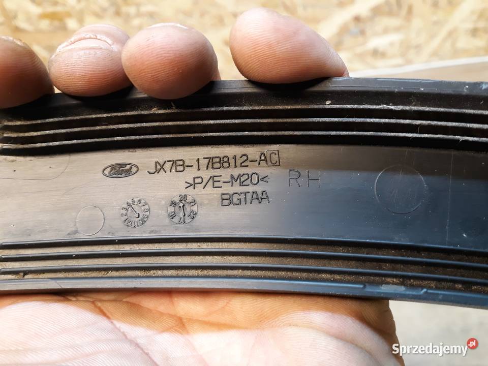 FORD FOCUS MK4 ACTIVE LISTWA PRAWA PRZÓD Części wielkopolskie Międzychód