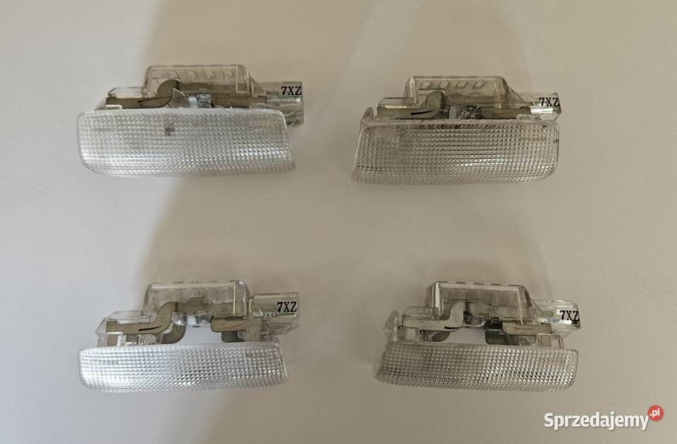 Oryginaln lampka 4 oświetlenie drzwi OE Lexus lubuskie sprzedam