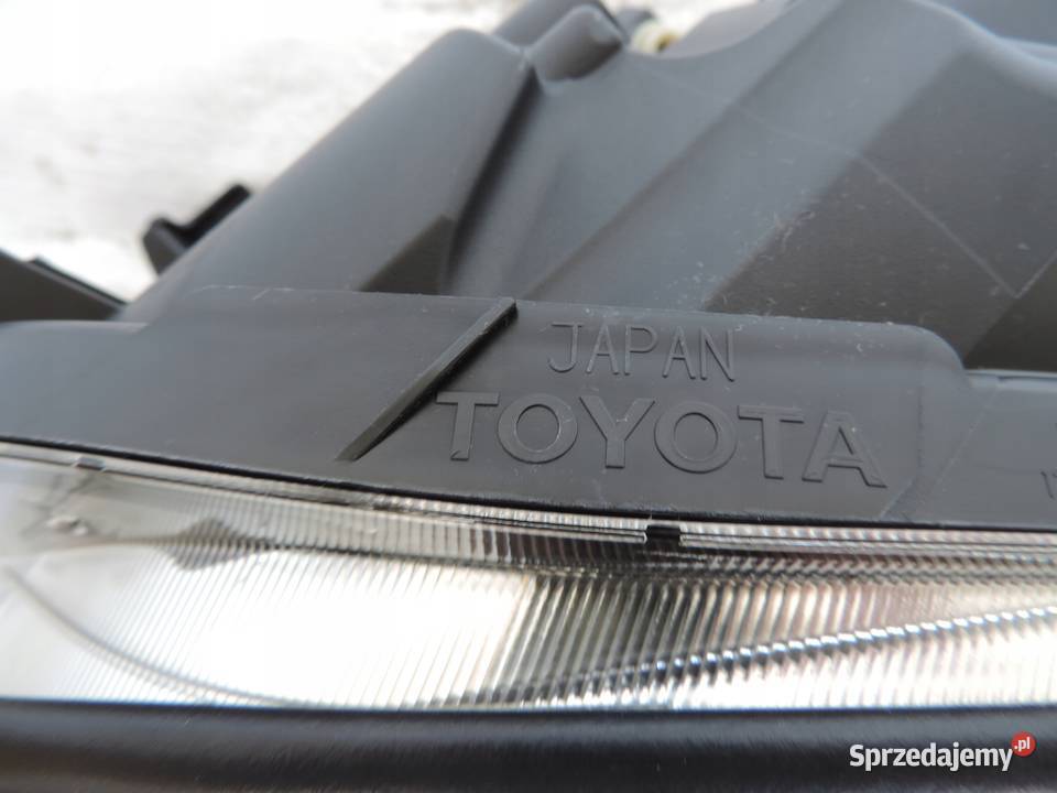 LAMPA LEWA PRZÓD TOYOTA RAV4 20102013 8117042501