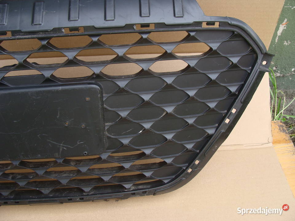 HYUNDAI I20 II ATRAPA KRATKA W ZDERZAKA PRZÓD sprzedam