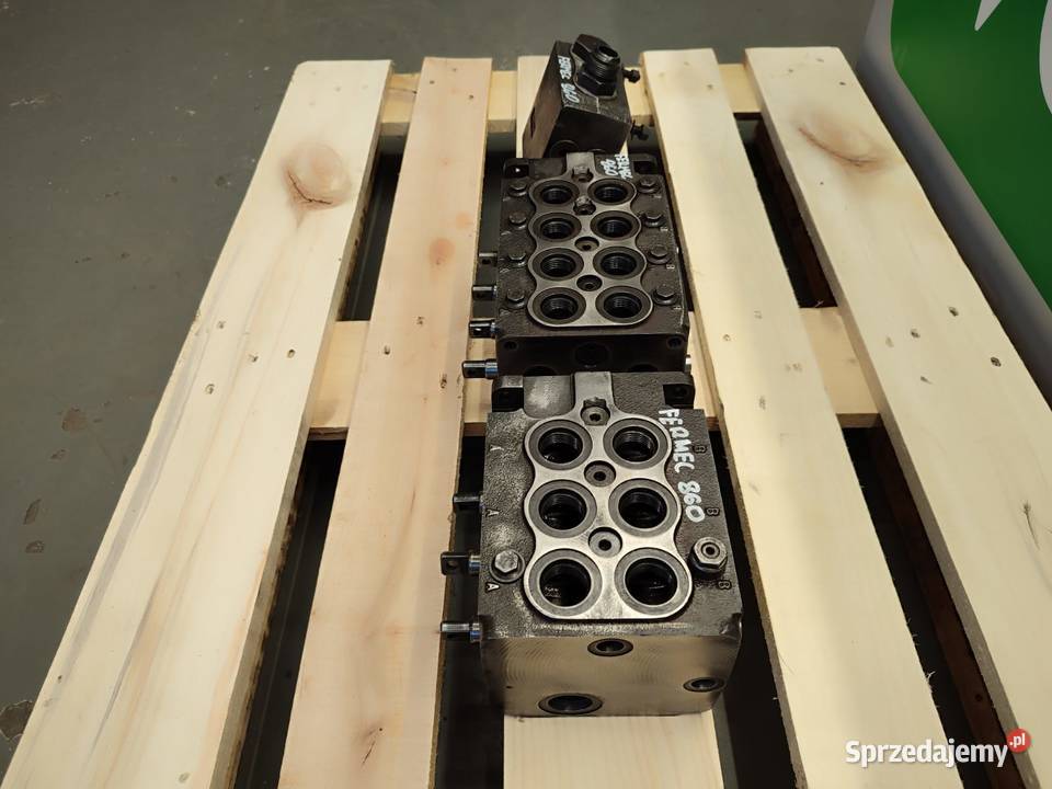 Blok hydrauliczny 161B7017 140A26687 161B5001 sprzedam