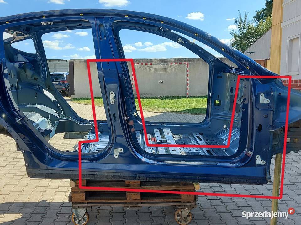 TESLA MODEL Y 2024r SŁUPEK PRAWY BOK PRÓG Progi