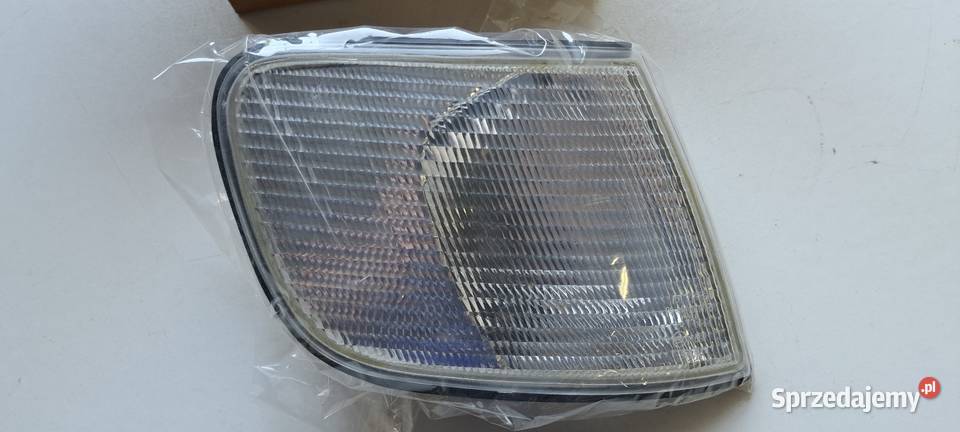 Kierunkowskaz prawy biały Audi 100 C4 A6 C4 NOWY Luzino sprzedam
