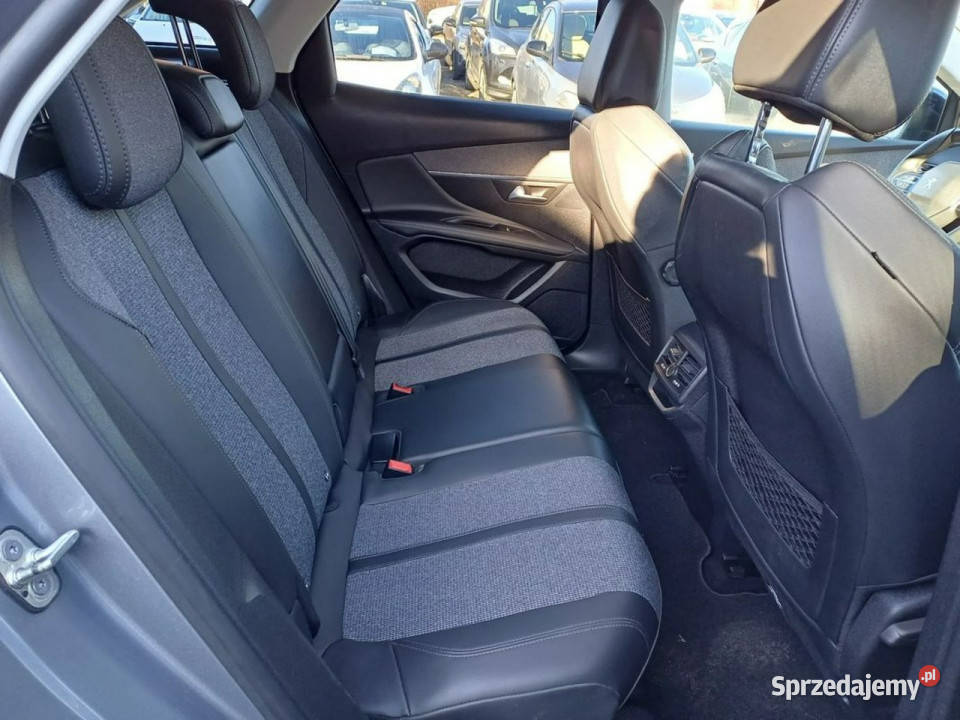 Peugeot 3008 KameraVirtualCocpitNavi1 światła przeciwmgielne