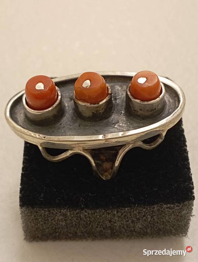 Pierścionek srebrny z koralami 875 Radom sprzedam