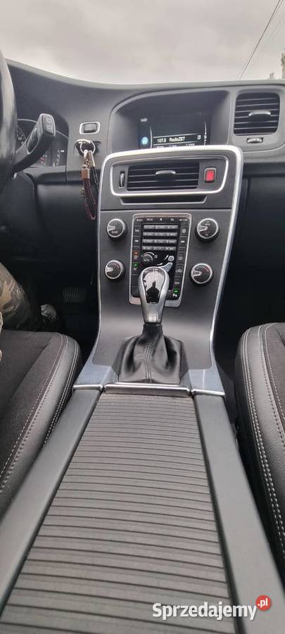 Sprzedam volvo v60 d3 2015 150 kw Błonie