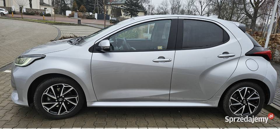 Toyota yaris IV 15 hybryda 22r Comfort Yaris Klembów