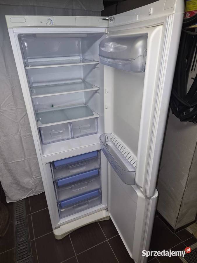 Sprzedam lodówkę Indesit 175cm Chełm