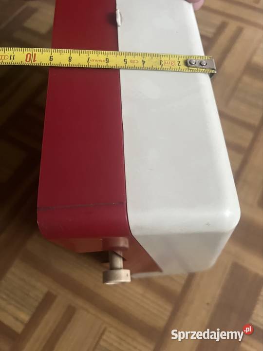 zabytkowa wisząca waga kuchenna z czasów PRL Swarzędz