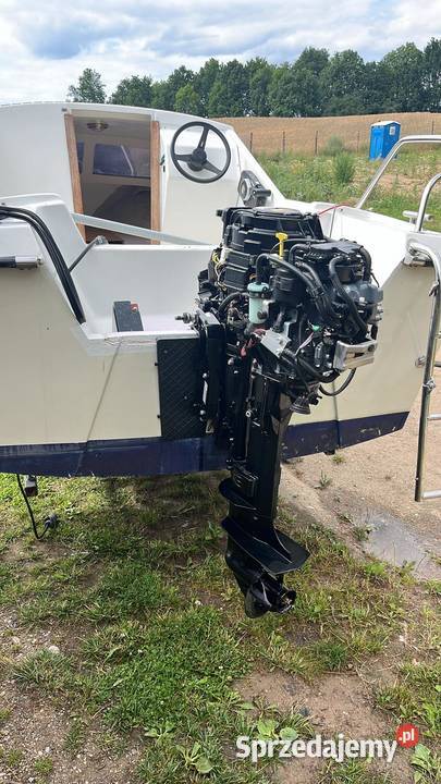 Motorówka kabinowa 480 wędkarska wypoczynkowa Miłki