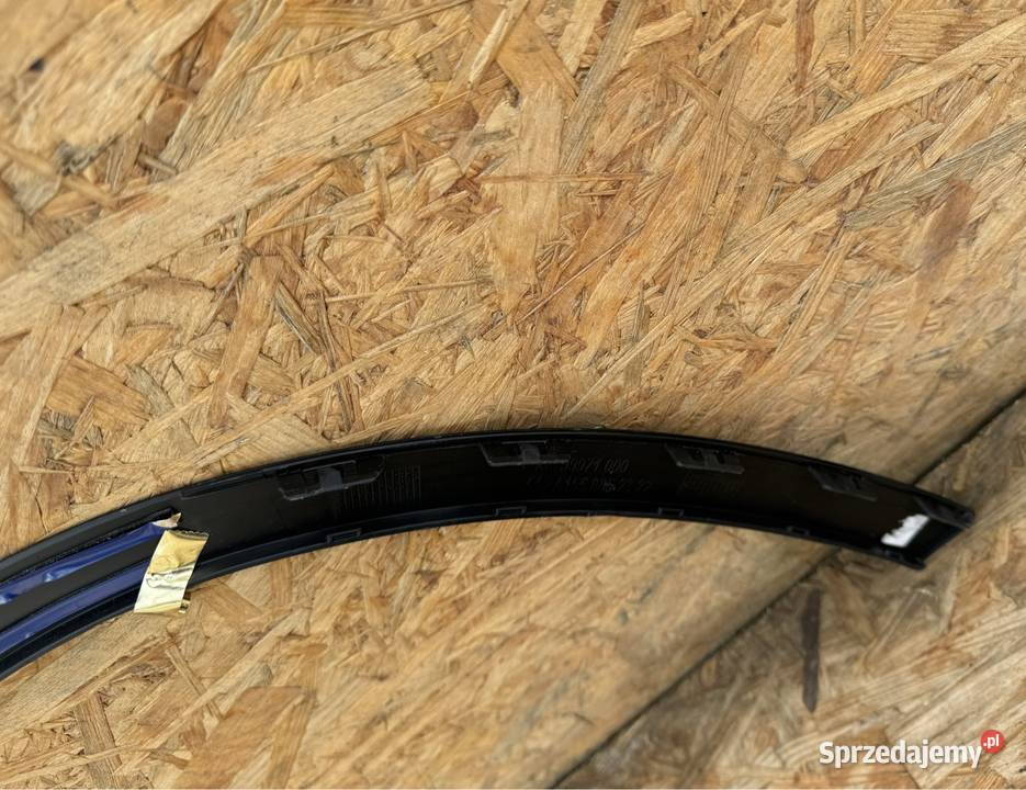 Listwa błotnika przód prawa rh Mercedesbenz gla Sieraków