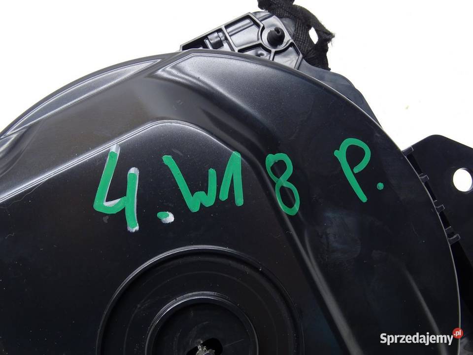 GŁOŚNIK SUBWOOFER NISKOTONOWY PRAWY 9210148 BMW sprzedam