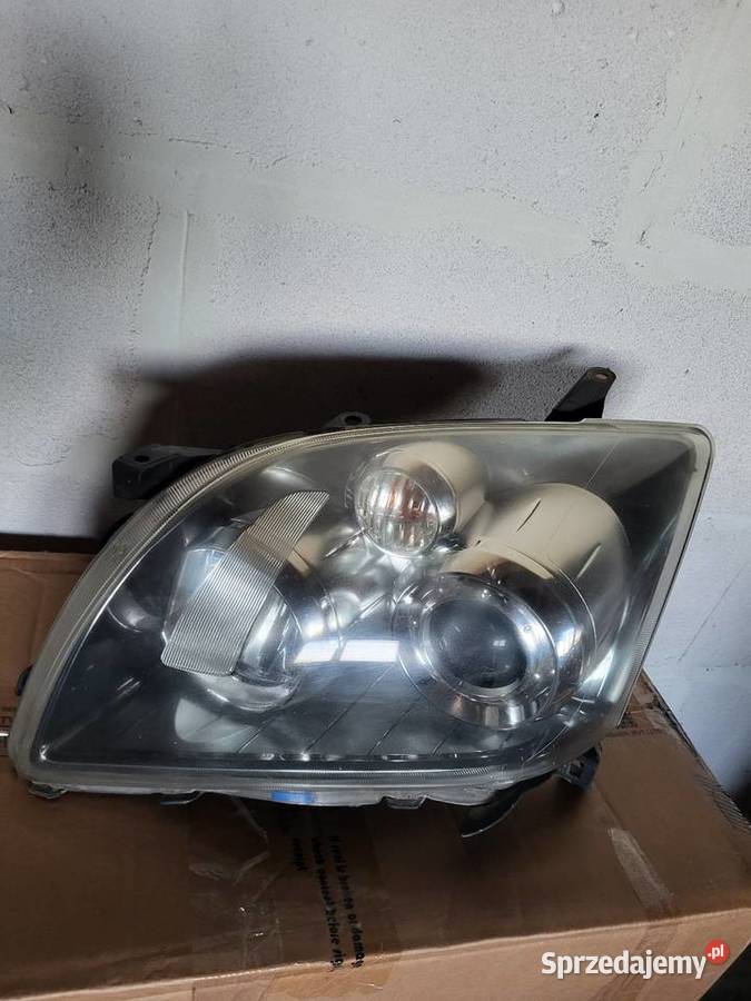 Lampa lewa przód xenon toyota Avensis t25 lift mazowieckie Pułtusk
