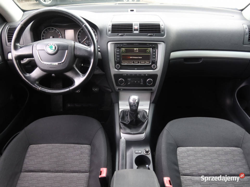 Skoda Octavia 16 TDI światła przeciwmgielne Katowice