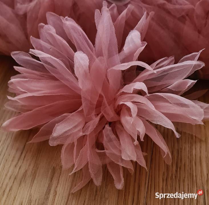 Ozdobne kwiaty broszki kotyliony na agrafce Łódź