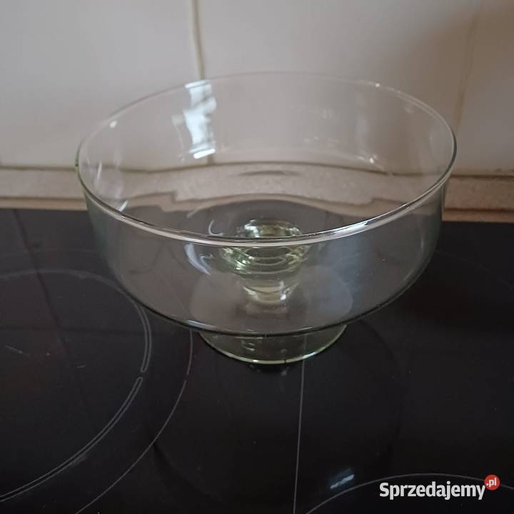 Patera szklana na nóżce na owoce cukierki Sieradz