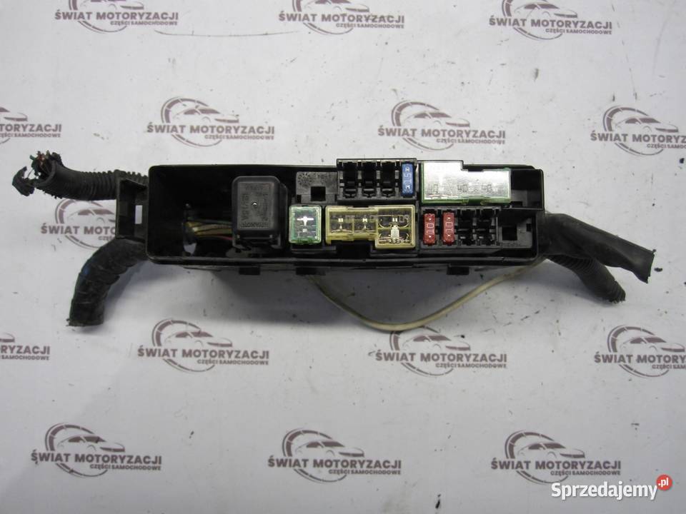 NISSAN NOTE I LIFT 10r skrzynka bezpieczników