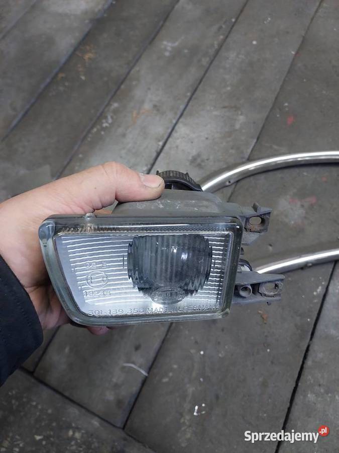 Halogen Hella Vw Golf III prawy Oświetlenie Bytów
