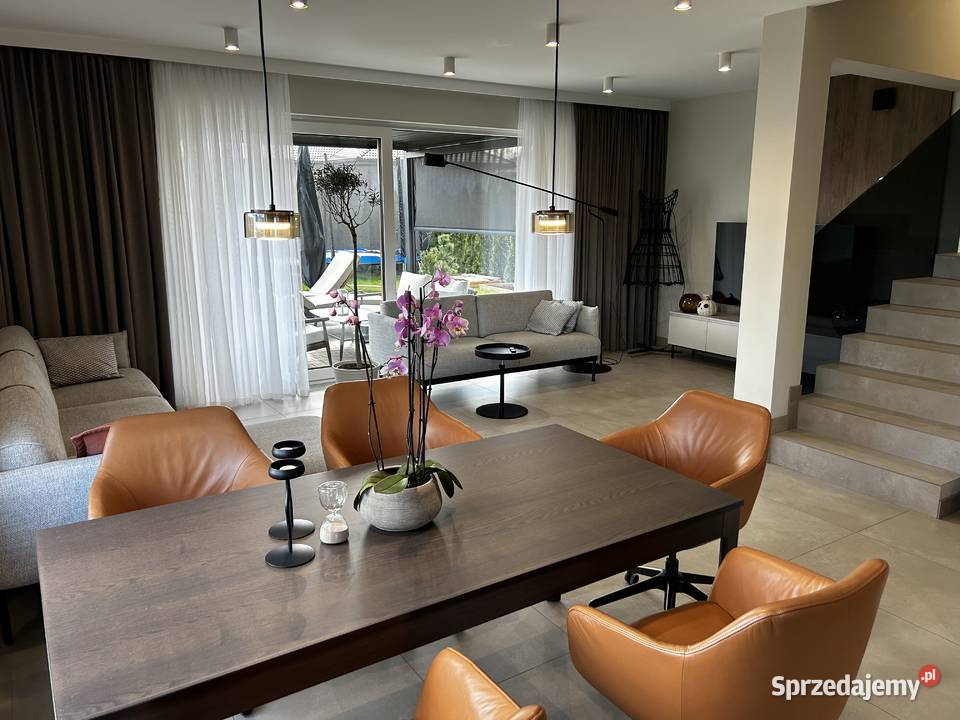 Na sprzedaż bliźniak 130 m2 Polączone garażami 4 10895zł/m2 Dosin