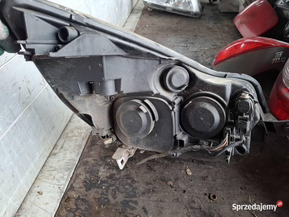 Lampa Lewa Przód Renault osobowe Wisznice sprzedam