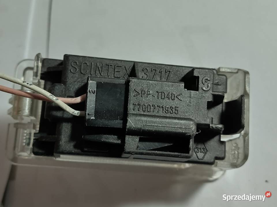 Lampki oświetlenia wnętrza Renault Laguna II Gdańsk