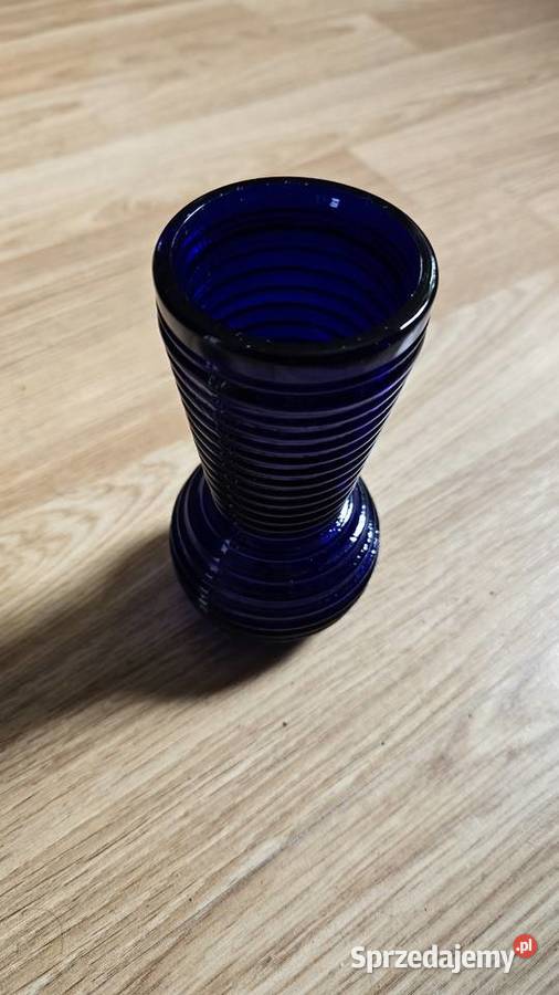 133 Ciemnoniebieski wazonik kobaltowy z PRL Bydgoszcz