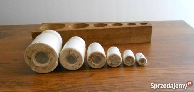 Odważniki porcelanowe w stojaku drewnianym podkarpackie Brzozów sprzedam
