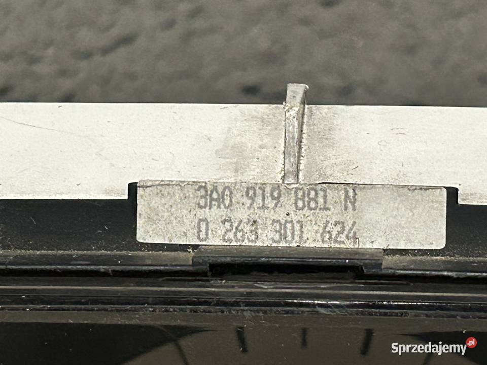 Licznik białe Zegary VW Passat B4 19 TDI Wyposażenie wnętrza Lublin