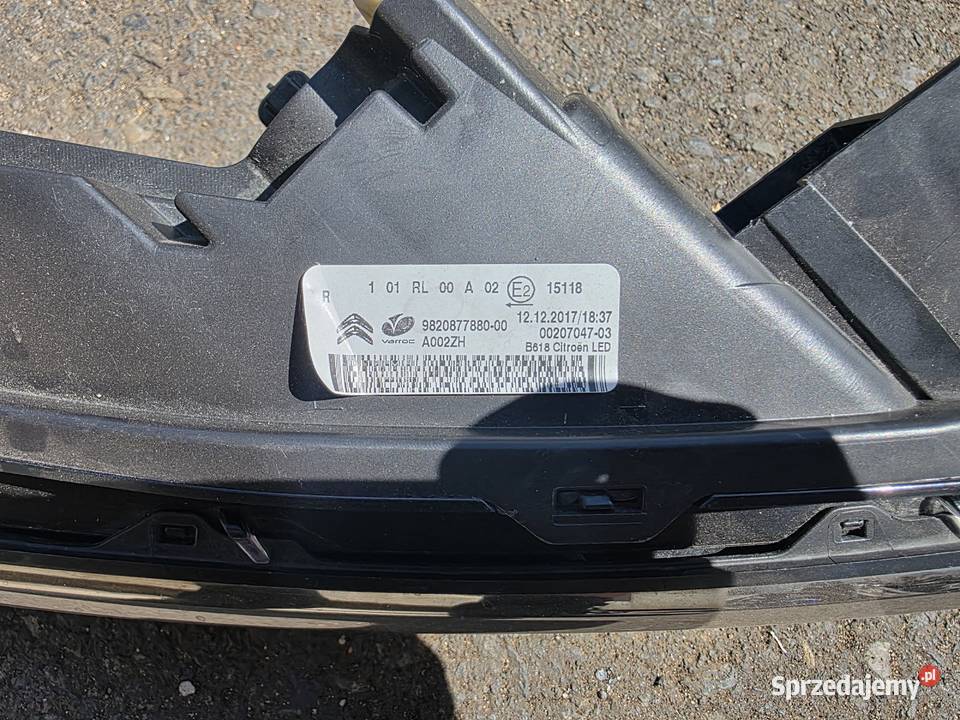 Lampa przednia prawa przód CITROEN C3 III Stęszew