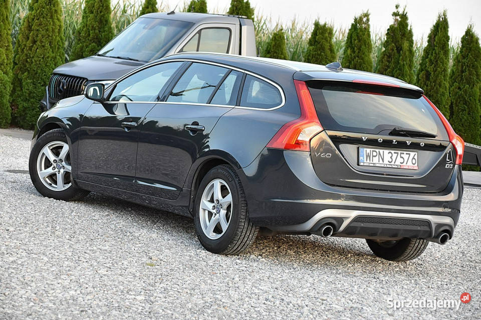 Volvo V60 20D3 150 RDesign PółSkóra Led Navi automatyczna Nowe Kucice