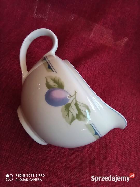 Mlecznik Camilla śliwka jako dekor na białej Porcelana i szkło Gdańsk