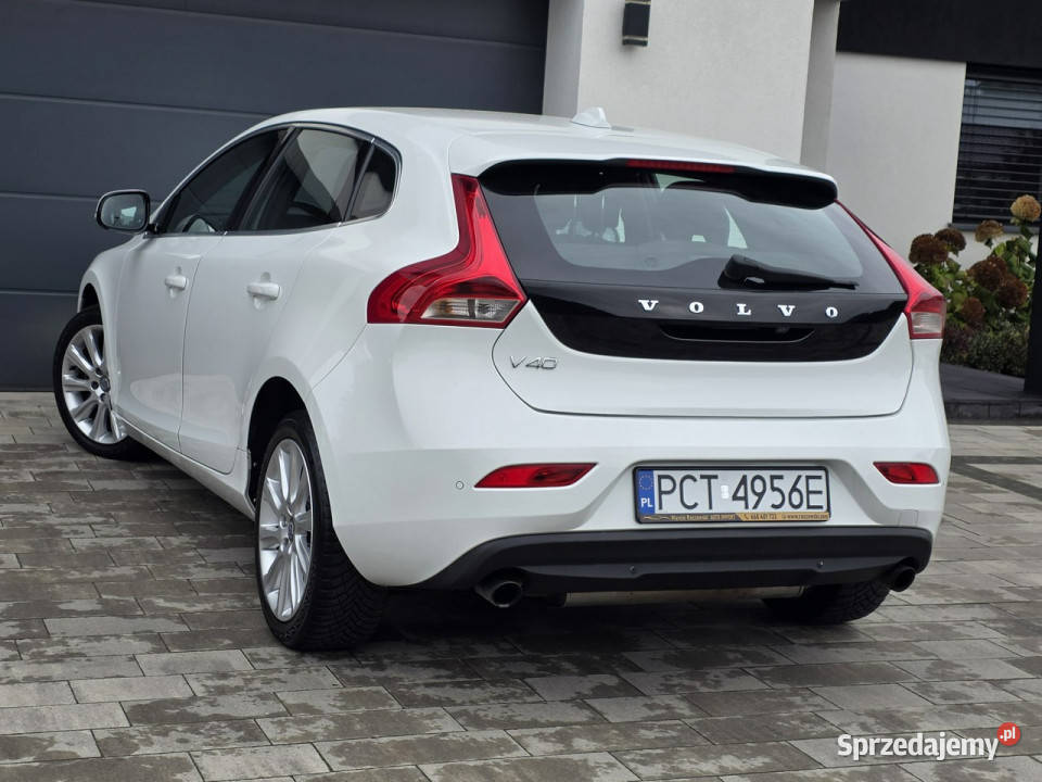Volvo V40 SUMMUM bezwypadkowy serwisie biały Czarnków