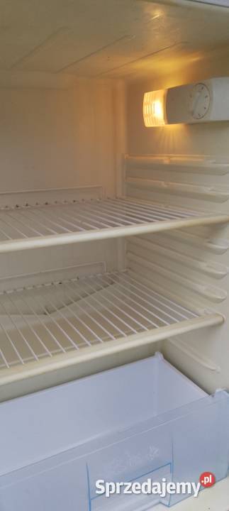 Sprzedam lodówkę 110 wolnostojące