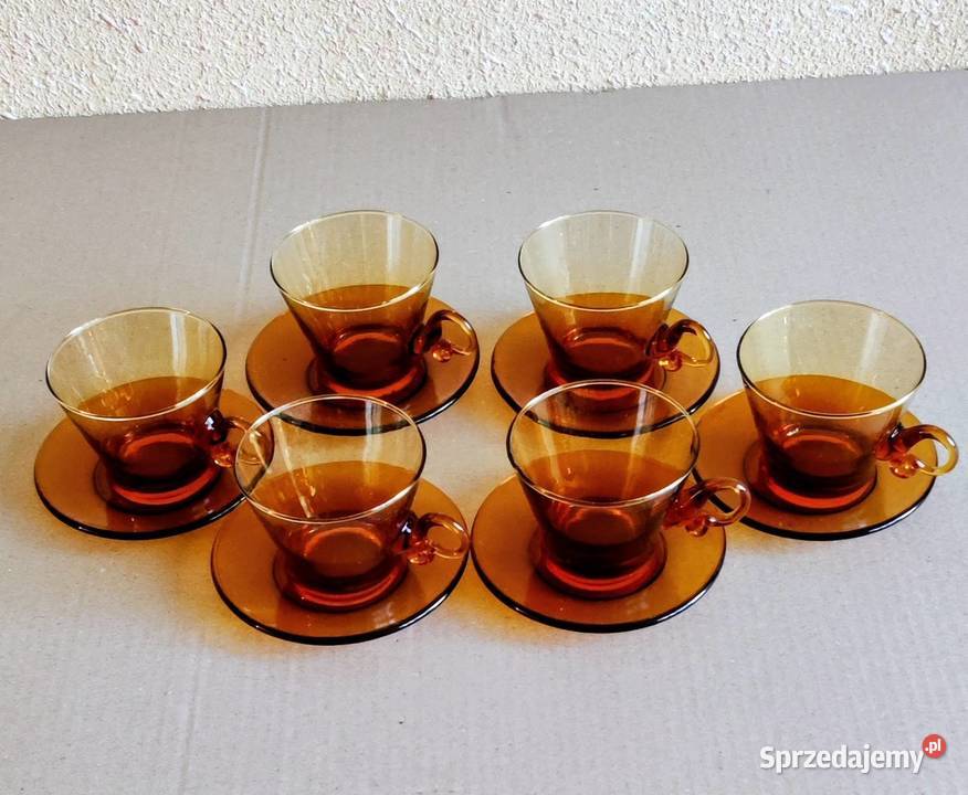 Filiżanki ze spodkami miodowe PRL 6 sztuk