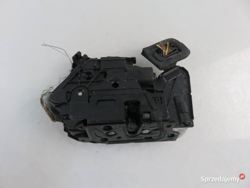 ZAMEK PRAWY PRZEDNI VW GOLF VI 5K1837016 osobowe