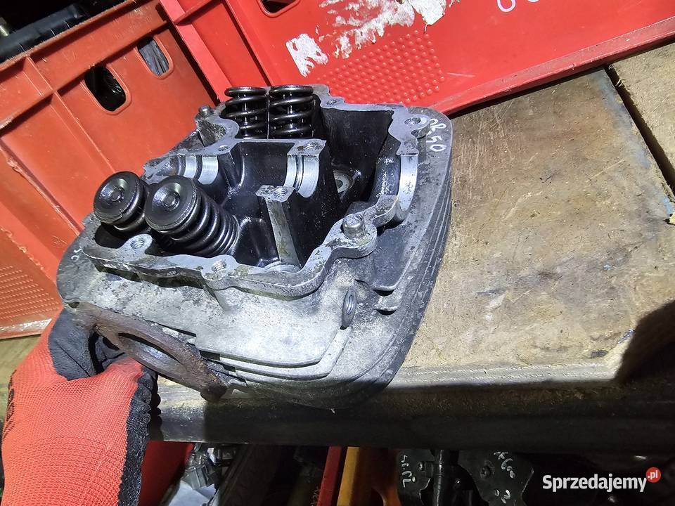 Suzuki DR 250 głowica zawór zawory sprężyna Cylindry, głowice, pierścienie