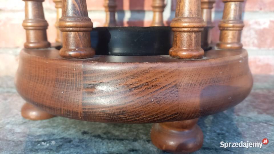 Parasolnik Stary drewniany stojak na parasole Gawroniec