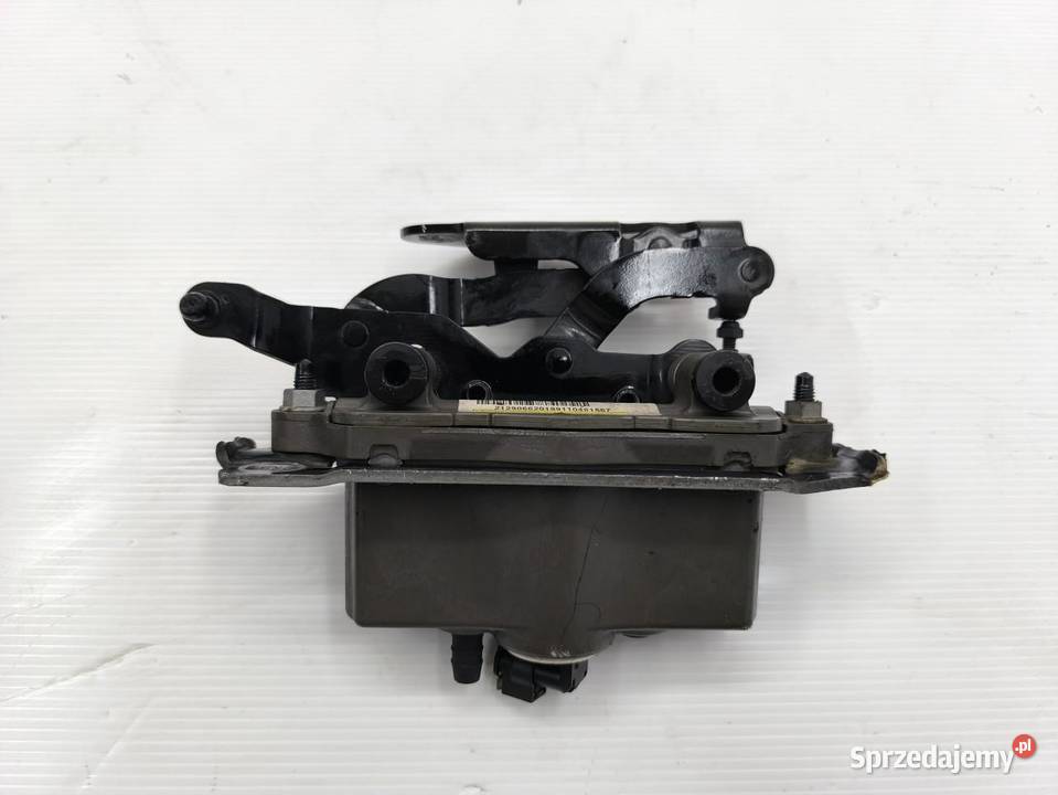 ZAWIAS MASKI NABÓJ LEWY MERCEDES ECLASA W212