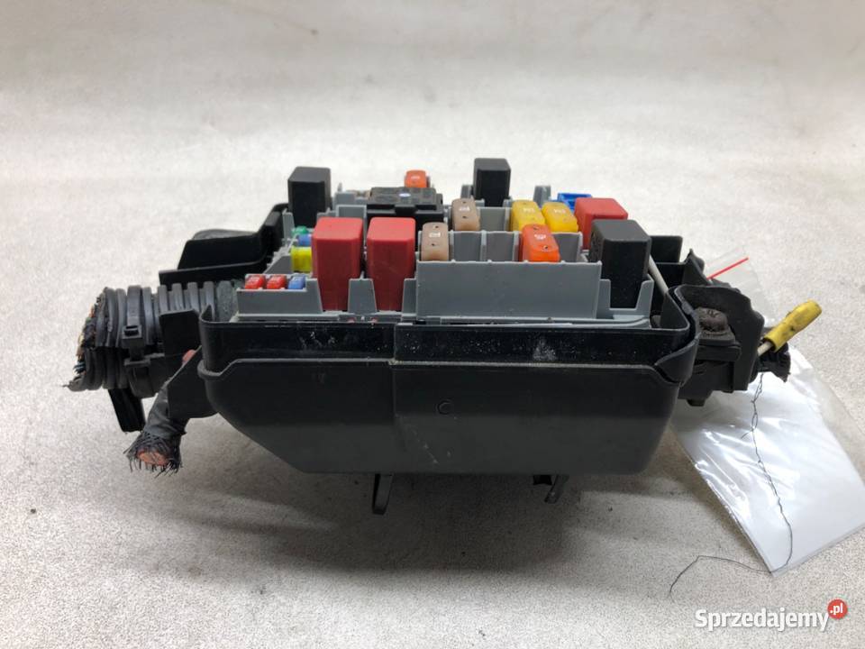 SKRZYNKA BEZPIECZNIKÓW FIAT GRANDE PUNTO osobowe