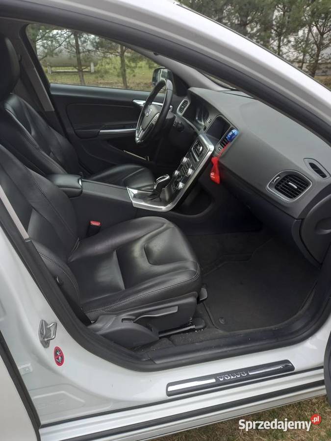 Volvo V60 Cross Country Zamiana nieuszkodzony Łaziska