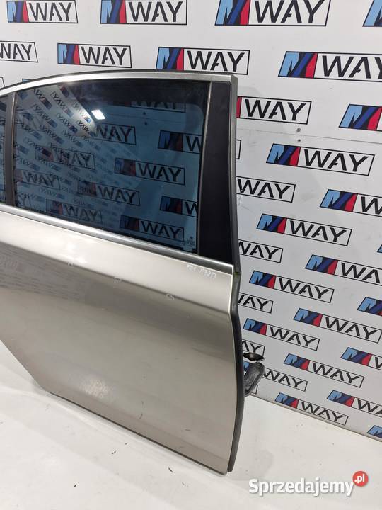 BMW 7 F01 DRZWI PRAWY TYŁ TYLNE PRAWE A727 Drzwi
