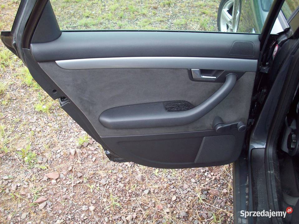 AUDI A4 B6 tylne boczki drzwi skóra alkantara osobowe Iława