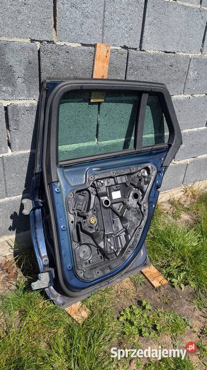 Mercedes w205 drzwi prawe tylne 890 Sieradz