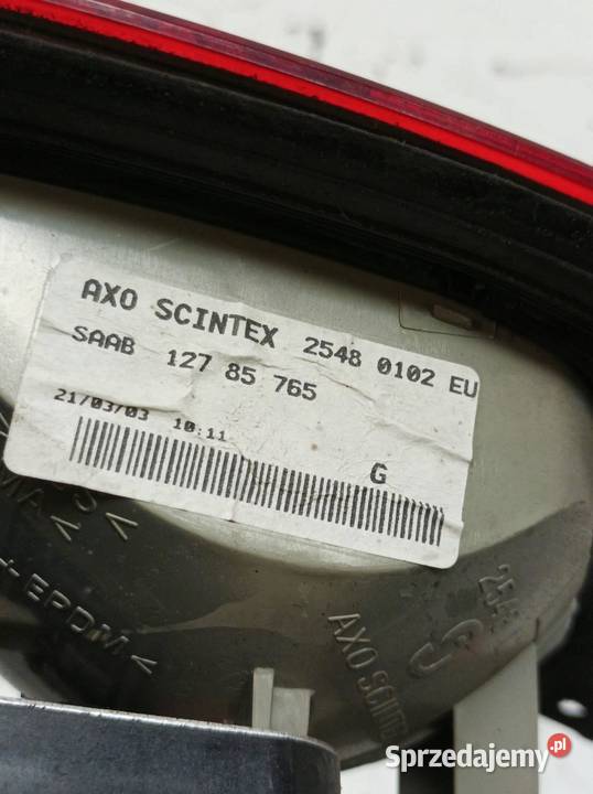 LAMPA TYŁ KOMPLET W KLAPĘ SEDAN 25480102EU Saab sprzedam